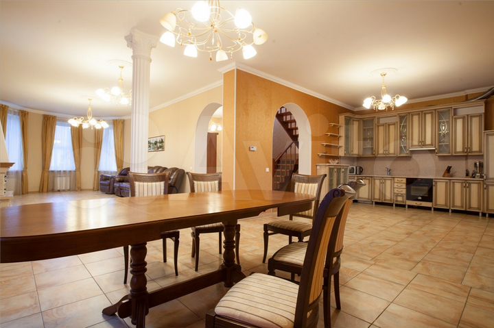 Коттедж 250 м² на участке 7 сот.