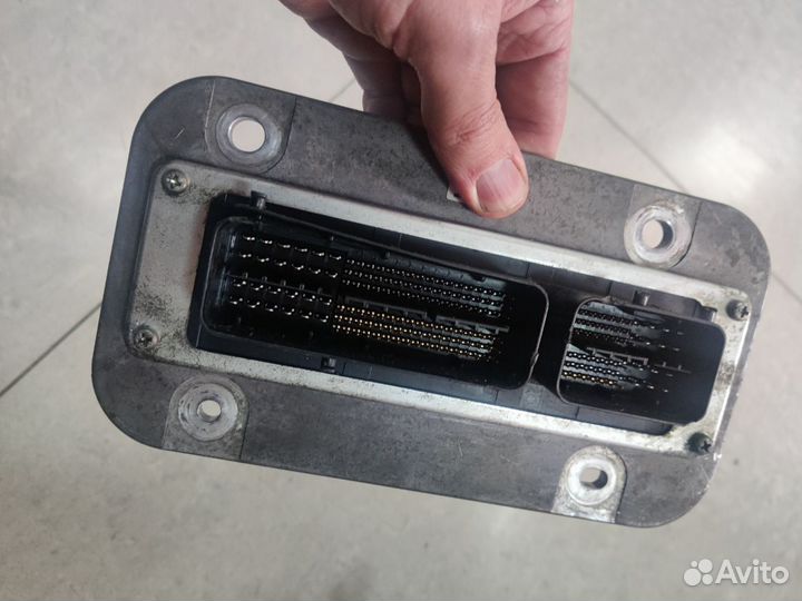 Lexus LX570 Блок управления двигателем