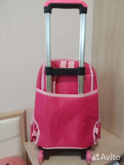 Рюкзак на колесиках