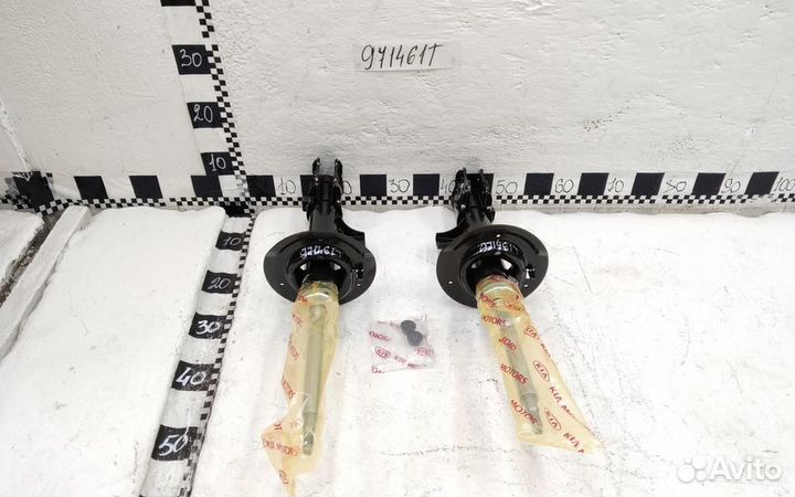 Комплект стоек амортизатора передних Kia Sportage