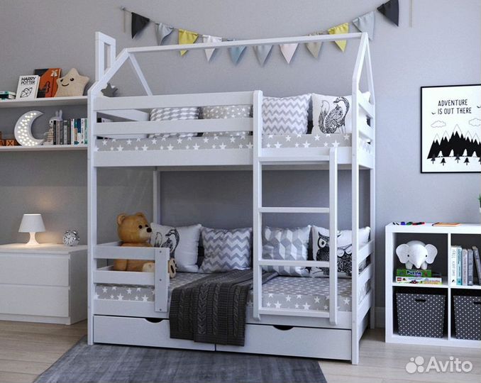 Двухярусная кровать домик из дерева