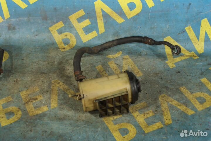 Бачок гур Audi 100 C3 Avant