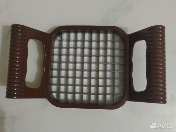 Посуда разная и столовые приборы