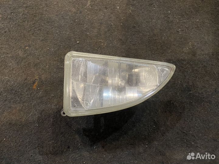 Левая противотуманка Ford Focus 1