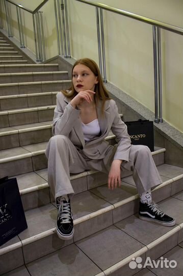 Костюм классический 42