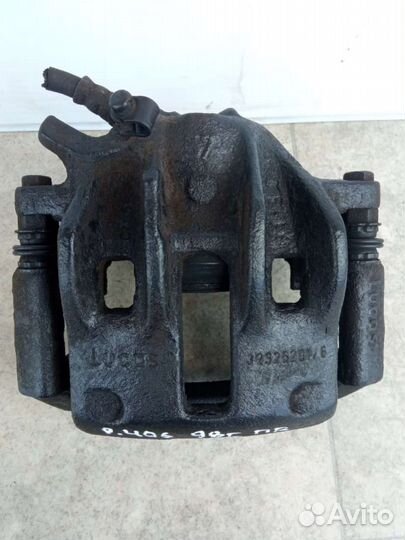 Суппорт тормозной передний правый Peugeot 406