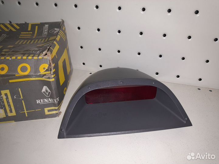 Renault Clio Symbol Дополнительный стоп-сигнал