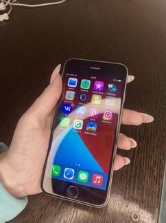 Телефон iPhone 6s