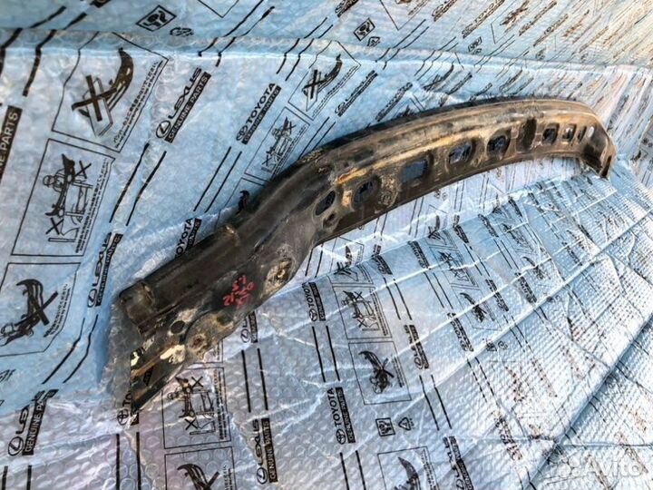 Кронштейн бампера передний Lexus Lx 570 2007-2011