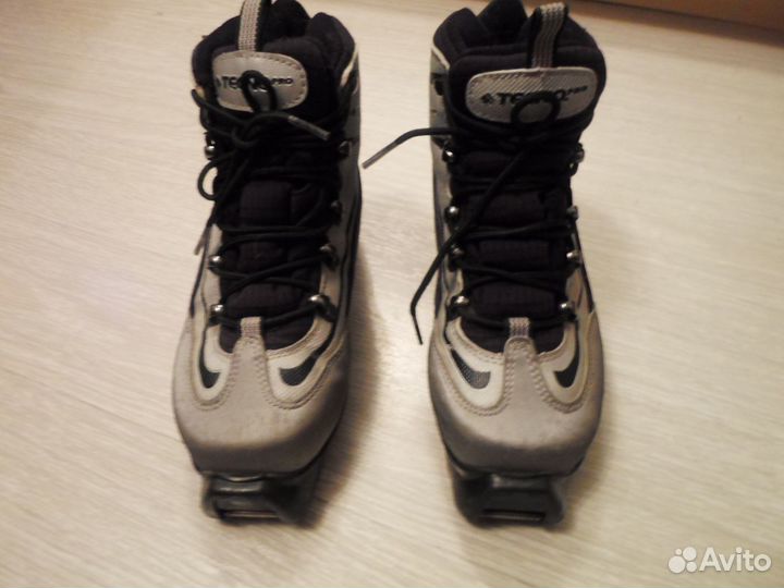 Лыжные ботинки (32р.)