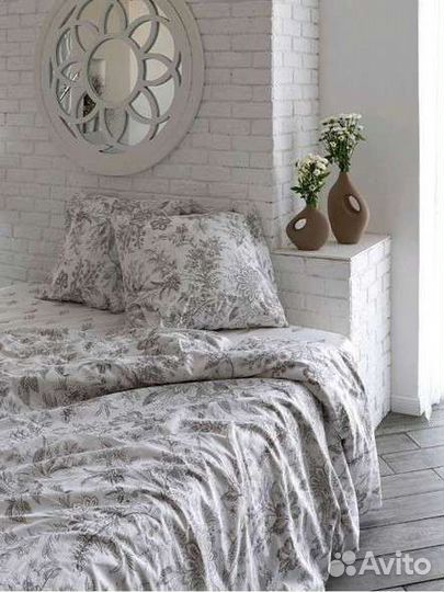 Комплект постельного белья семейный (на 2 одеяла)