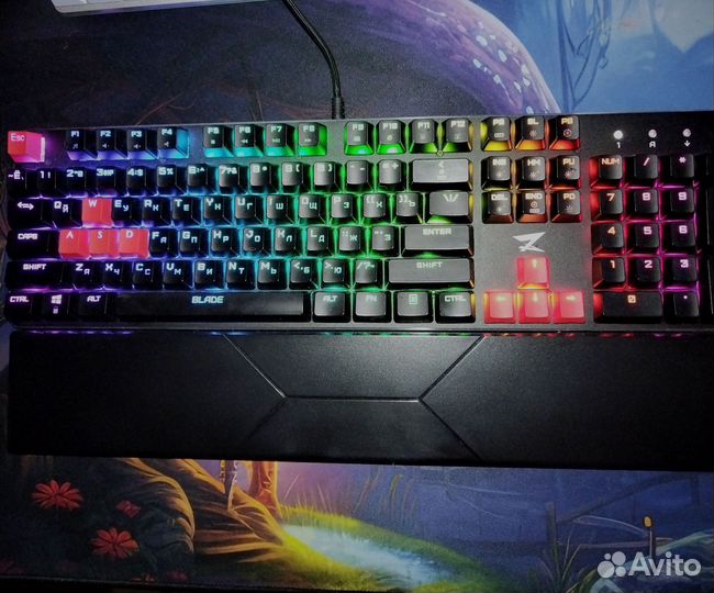 Игровая клавиатура и мышь