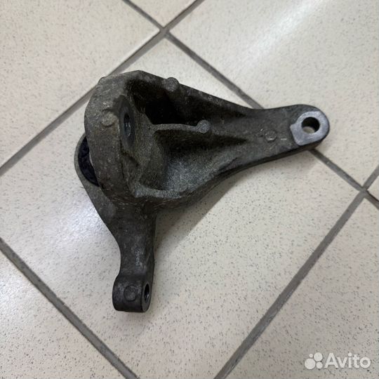 Кронштейн кпп Ford Focus 2 3 C-Max Volvo S40 V50 C30 C70