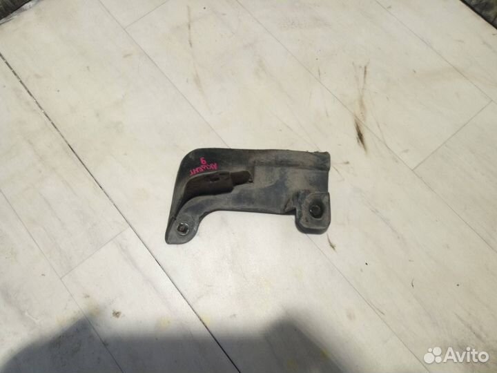 Брызговик передний правый Hyundai-Kia Accent