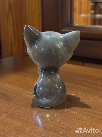 Фигурка статуэтка фарфор кот серый