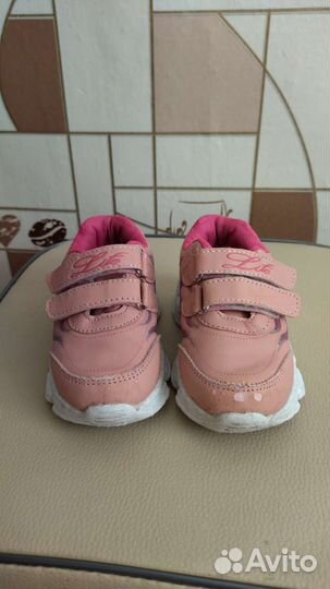 Кроссовки для девочки