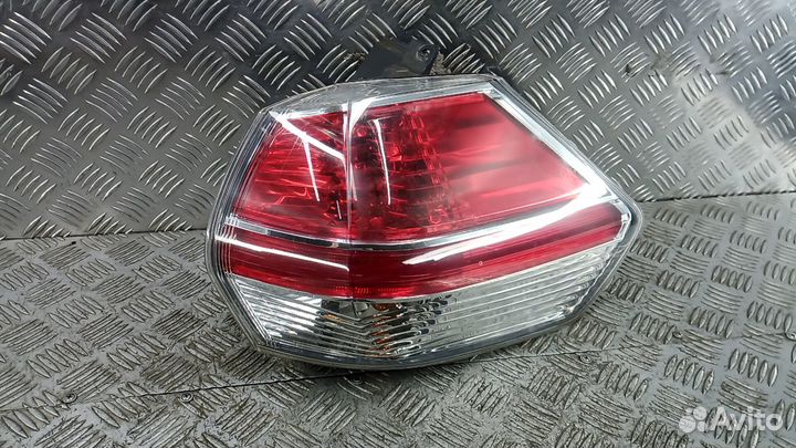 Фонарь задний правый Nissan X-Trail