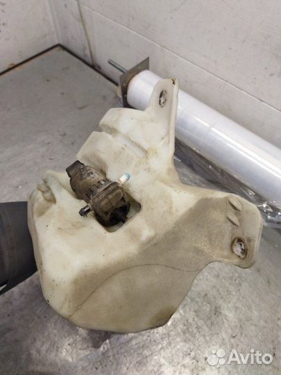 Бачок омывателя лобового стекла Opel Corsa D