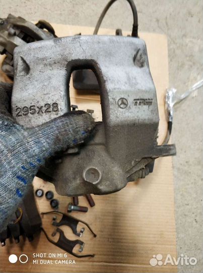 Суппорт комплект Mercedes-Benz W212 E200