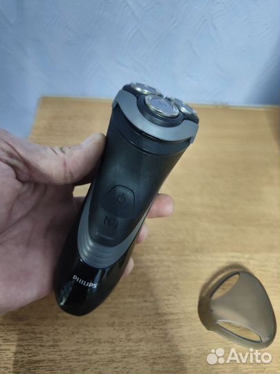 Электробритва Philips PT727