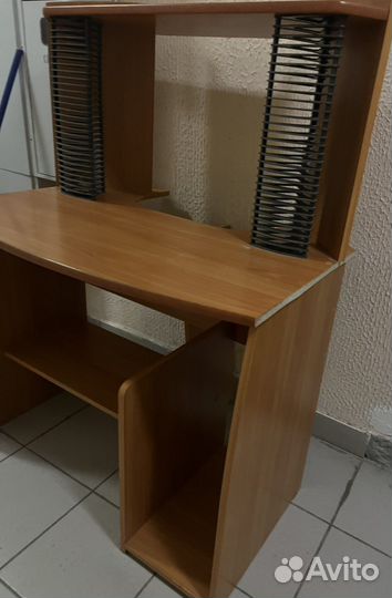 Продам компьютерный стол
