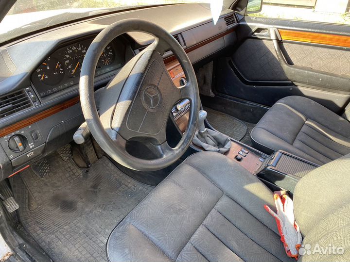 Разбираем Mercedes w124