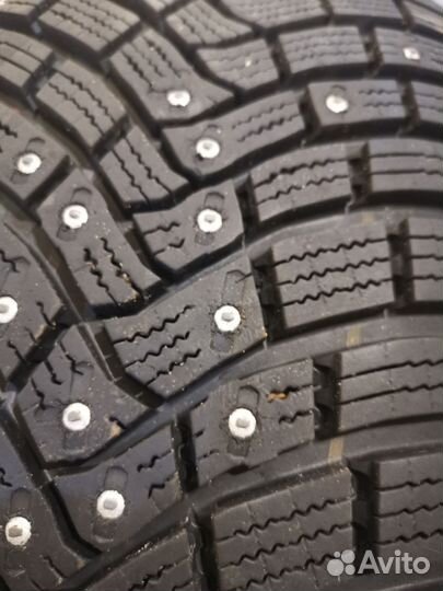 Continental IceContact 3 215/60 R17 96T