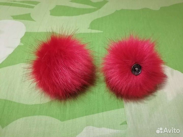Помпоны из искусственного меха (второй бесплатно)