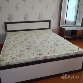Кровать двухспальная с матрасом 160 200 новая