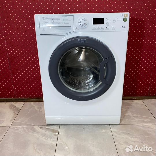 Стиральная машина Hotpoint-Ariston на 7кг