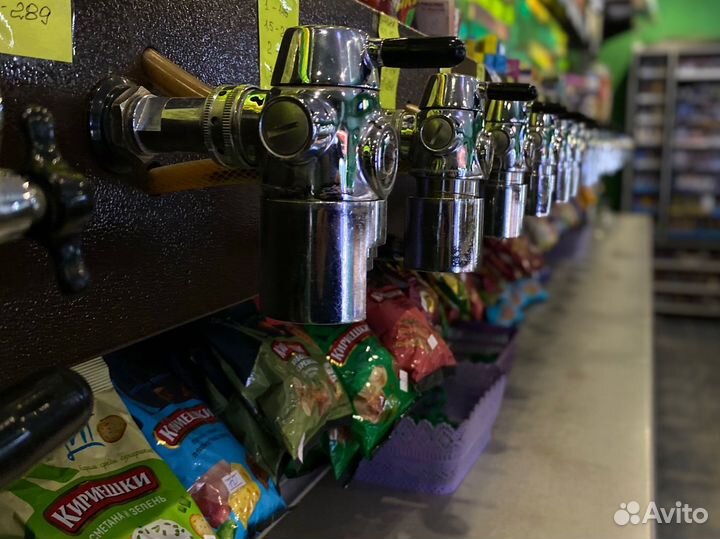 Продавец кассир в пивной магпзин