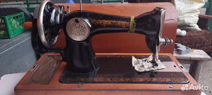 Швейная машинка бу ручная