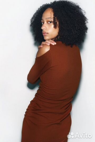 Платье zara миди с вырезами новое