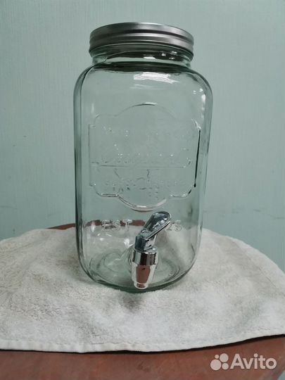 Банка с краном