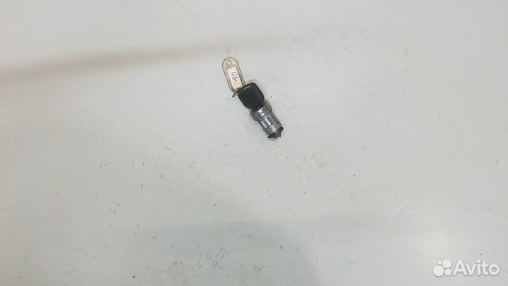 Личинка замка Ford Mondeo 1, 1995