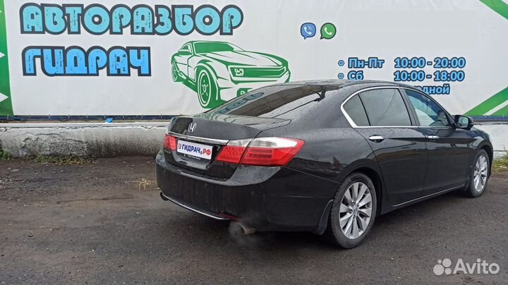 Кронштейн задней балки левый Honda Accord 50376T2A