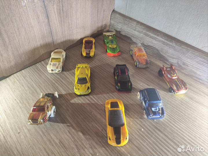 Hot wheels машинки