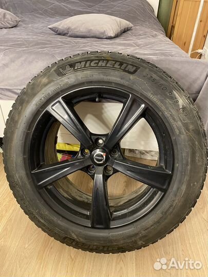 Зимние шины Michelin 235/60 R18 на Дисках Volvo