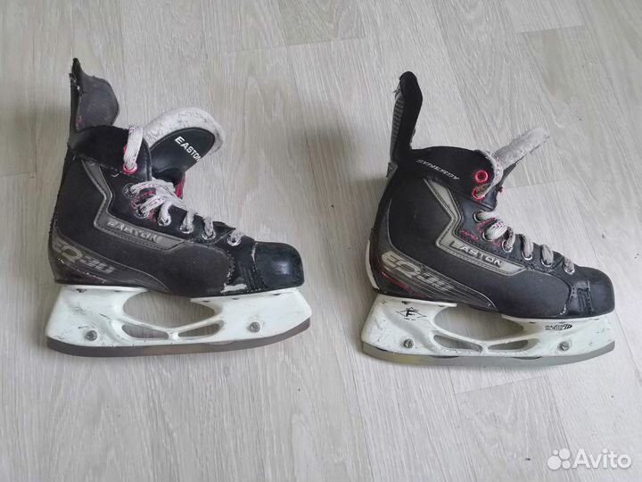 Коньки хоккейные