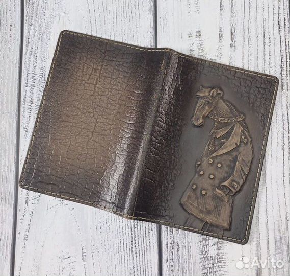 Обложка на паспорт новая кожаная Конь в пальто