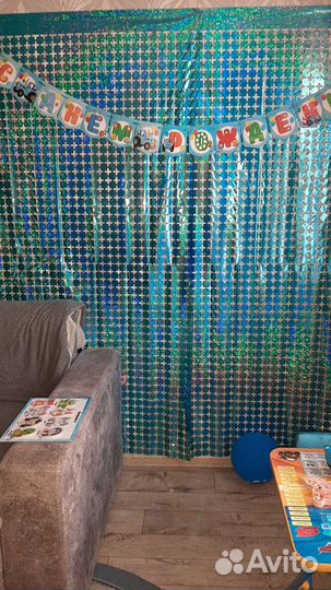 Фотозона на день рождения в стиле Синий трактор