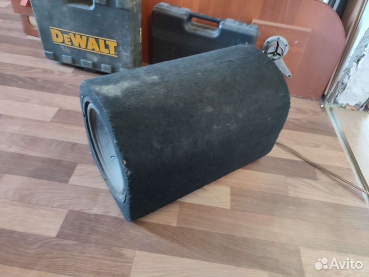 Автомобильный сабвуфер