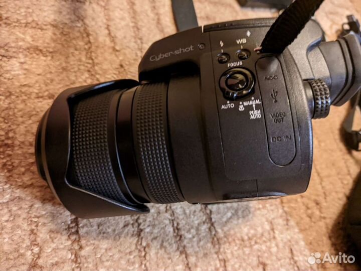 Фотоаппарат Sony Cyber-shot DSC-R1
