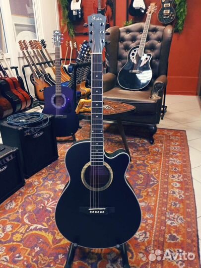 Акустическая гитара
