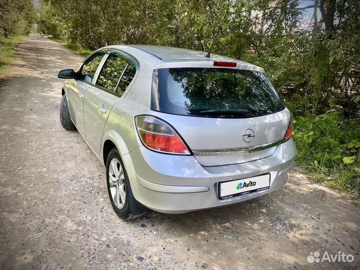 Opel Astra 1.6 МТ, 2013, 88 000 км