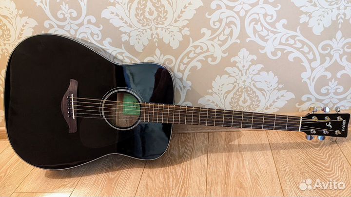 Акустическая гитара Yamaha fg800
