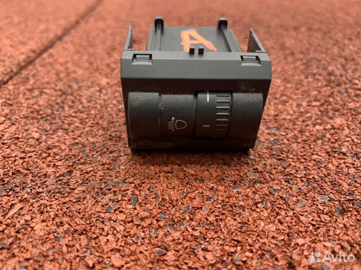 Кнопка корректора фар Skoda Rapid седан cwvb 2017