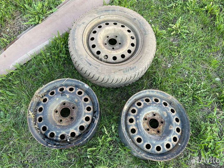 Продам три диска, один с резиной