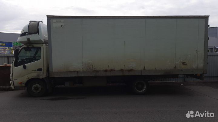 Изотермический фургон Hino 300 (Dutro), 2013