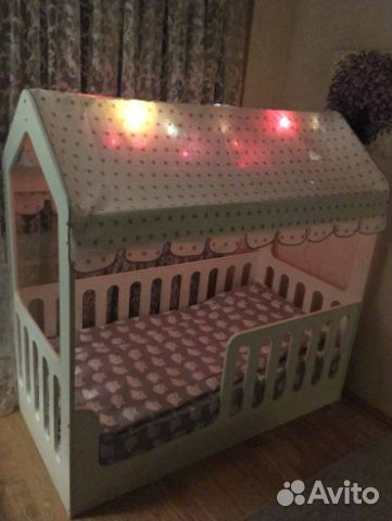 Кровать домик